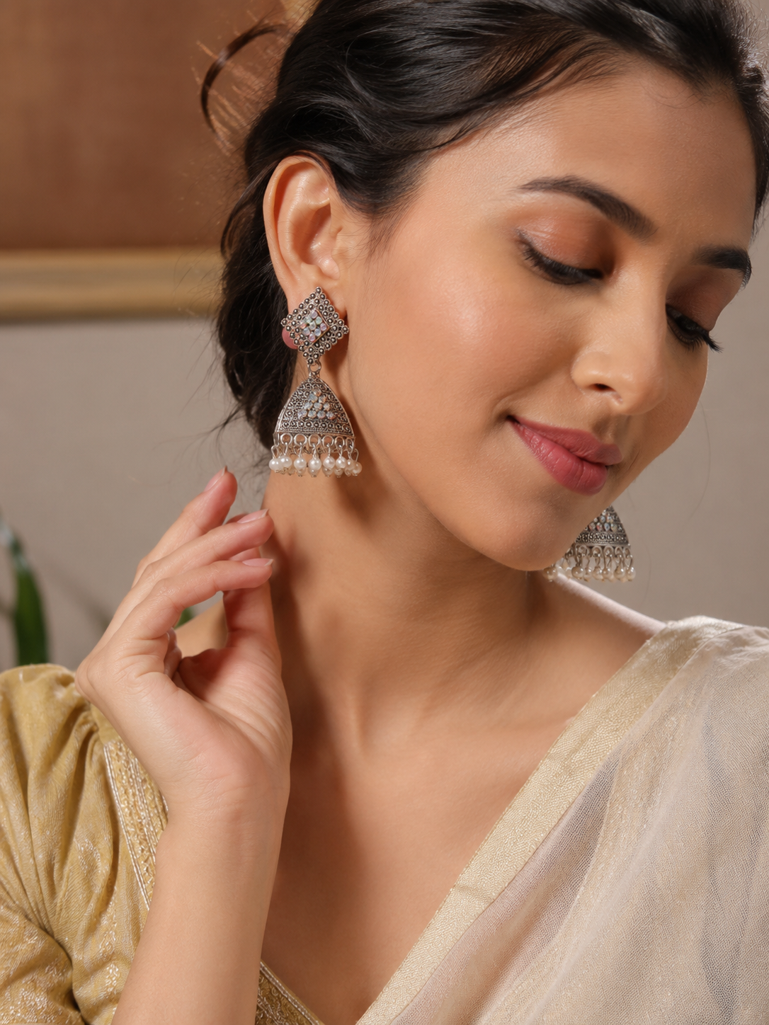 Twinkle pearl jhumka